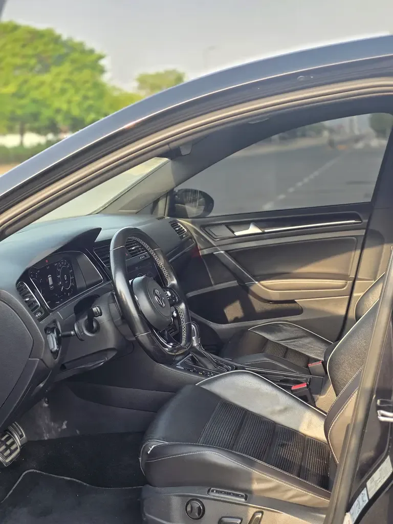 Volkswagen Golf R 2.0 AMT 4WD (300 hp) - 2