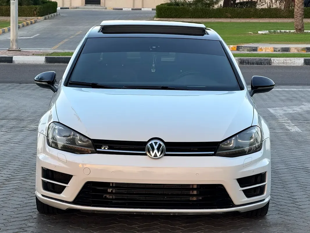 Volkswagen Golf R 2.0 AMT 4WD (300 حصان) - 2