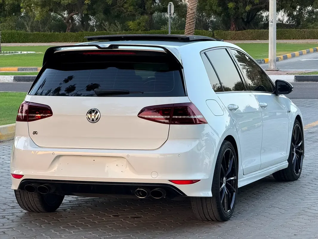 Volkswagen Golf R 2.0 AMT 4WD (300 حصان) - 9