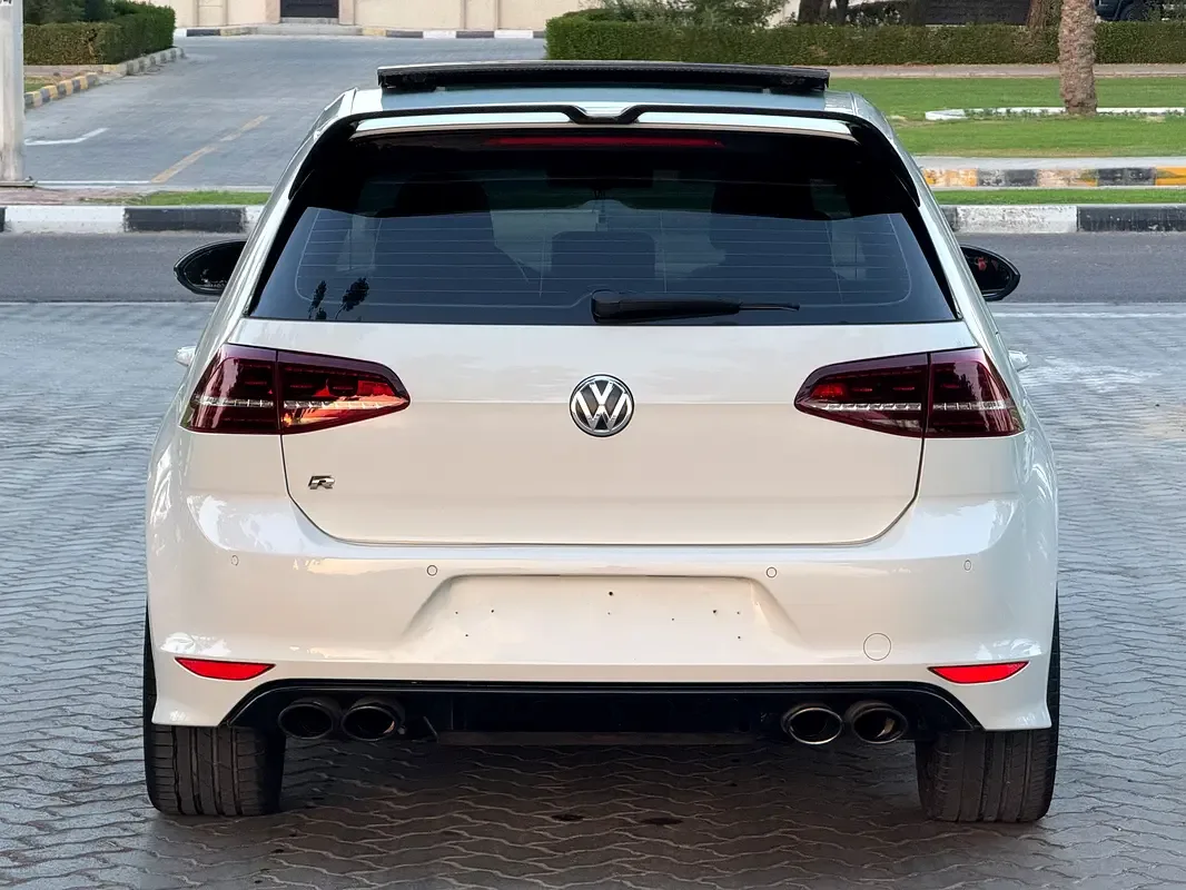 Volkswagen Golf R 2.0 AMT 4WD (300 حصان) - 11