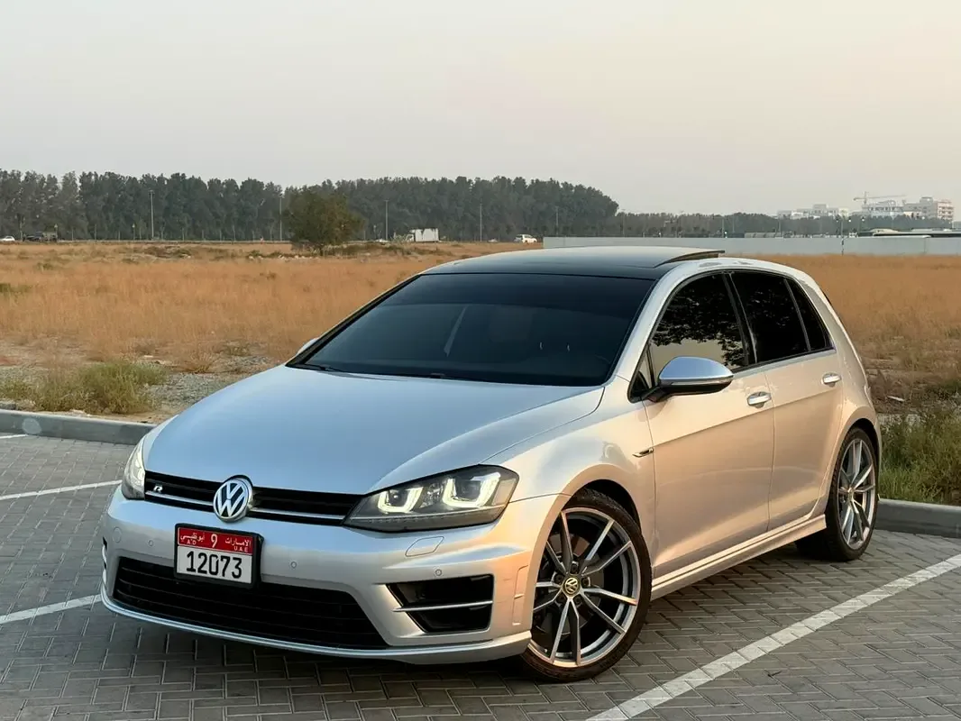 Volkswagen Golf R 2.0 AMT 4WD (333 hp)