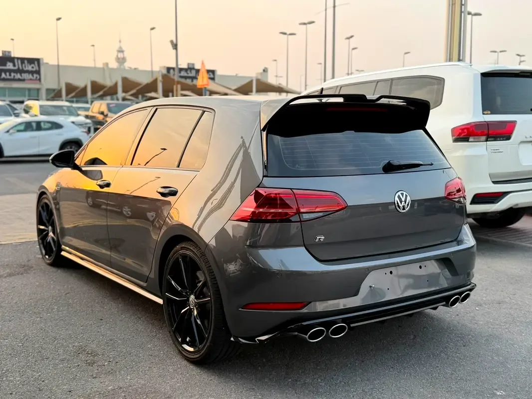Volkswagen Golf R 2.0 AMT 4WD (333 حصان) - 5