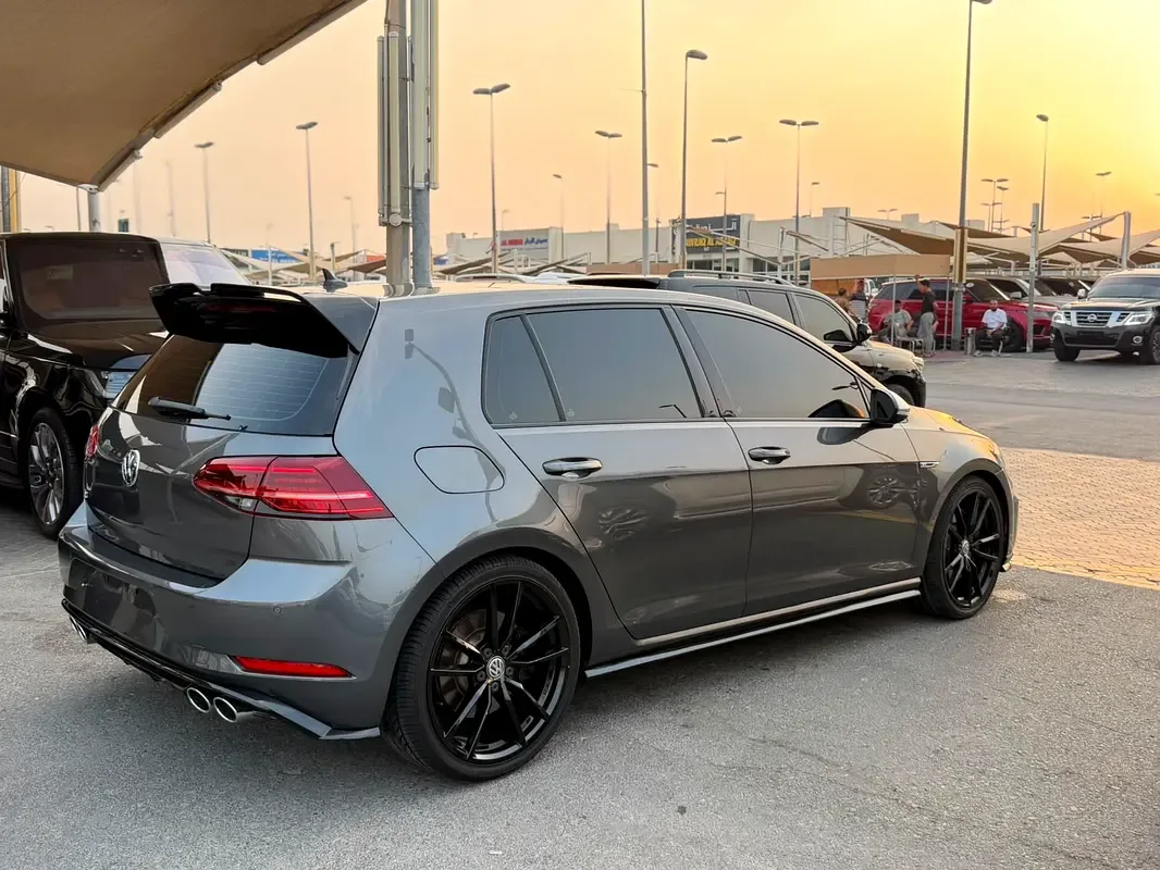 Volkswagen Golf R 2.0 AMT 4WD (333 حصان) - 12
