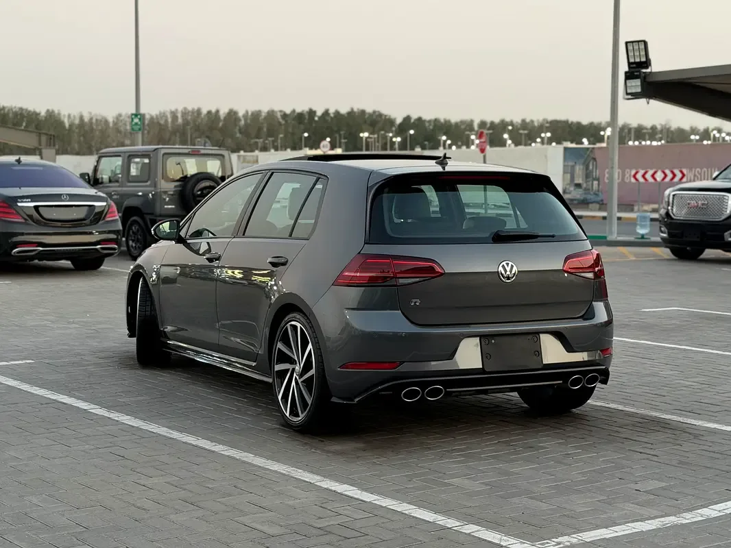 Volkswagen Golf R 2.0 AMT 4WD (333 hp) - 2