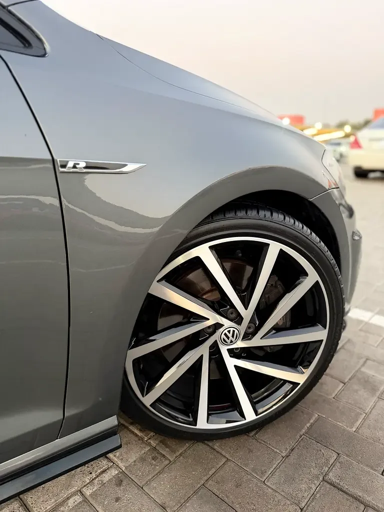 Volkswagen Golf R 2.0 AMT 4WD (333 hp) - 5