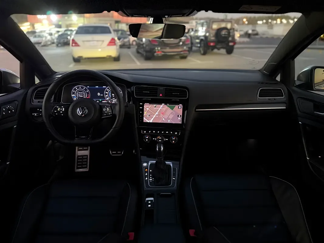 Volkswagen Golf R 2.0 AMT 4WD (333 hp) - 10