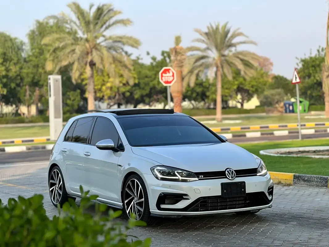 Volkswagen Golf R 2.0 AMT 4WD (333 hp) - 3