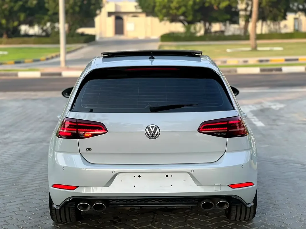 Volkswagen Golf R 2.0 AMT 4WD (333 hp) - 6
