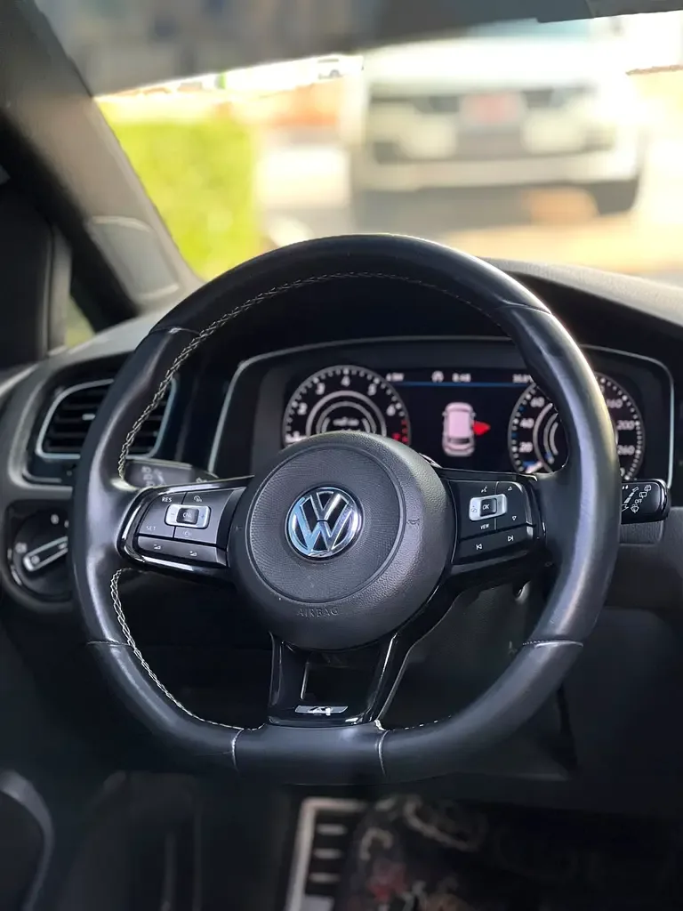 Volkswagen Golf R 2.0 AMT 4WD (333 hp) - 8