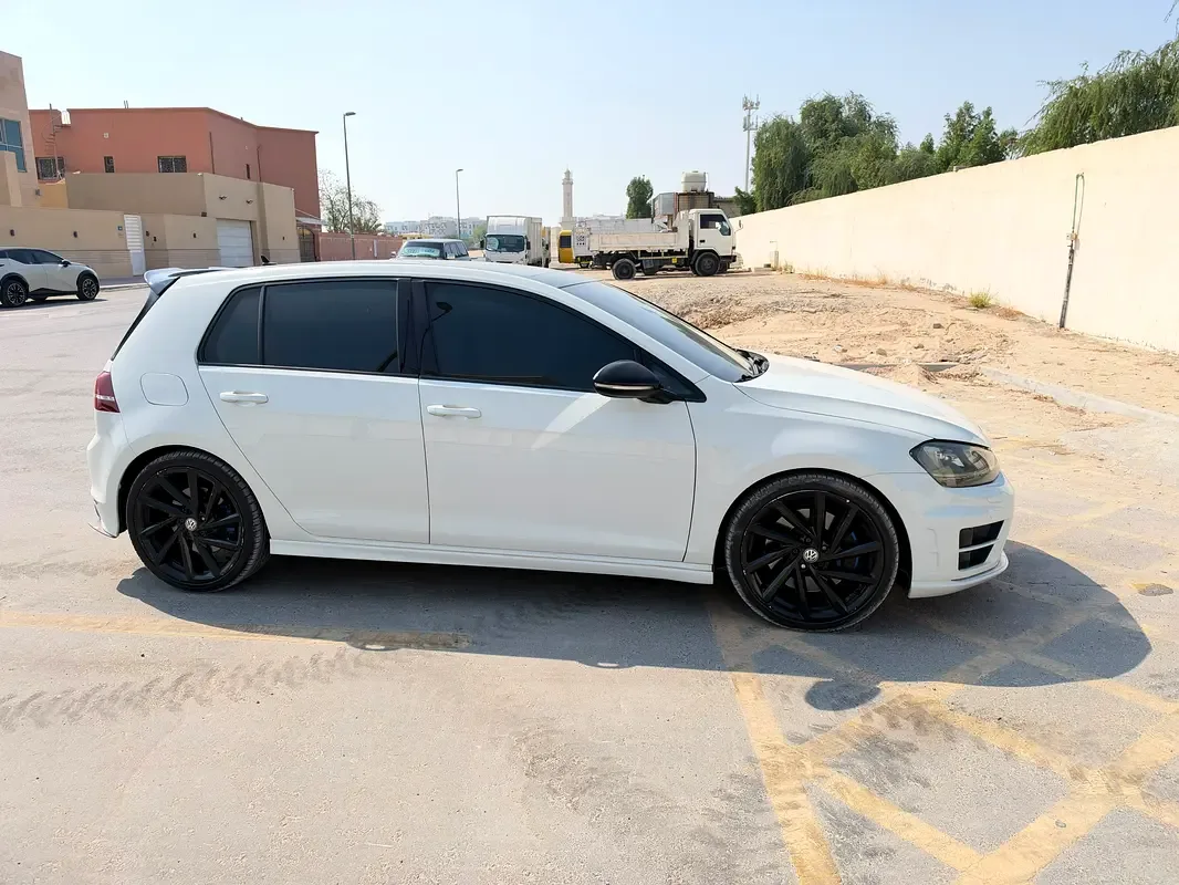 Volkswagen Golf R 2.0 AMT 4WD (333 hp) - 6