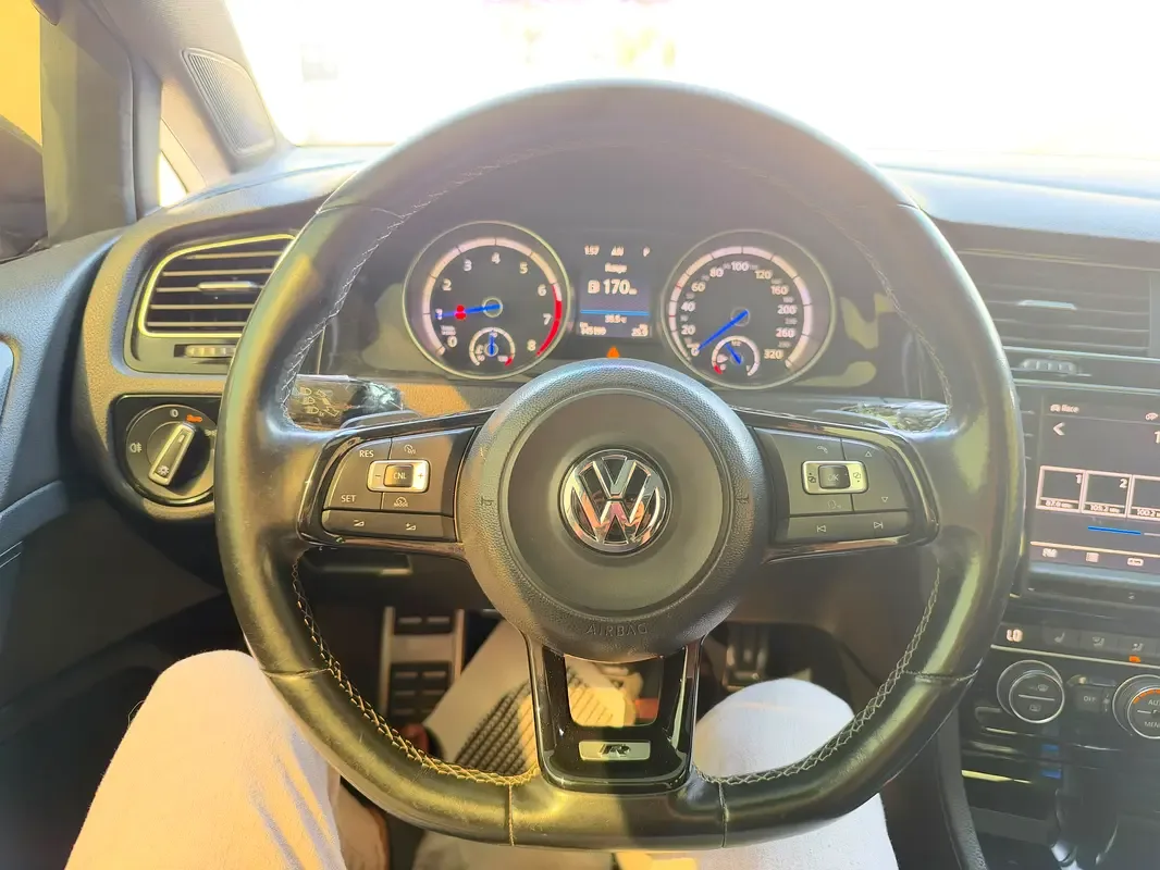 Volkswagen Golf R 2.0 AMT 4WD (333 hp) - 9