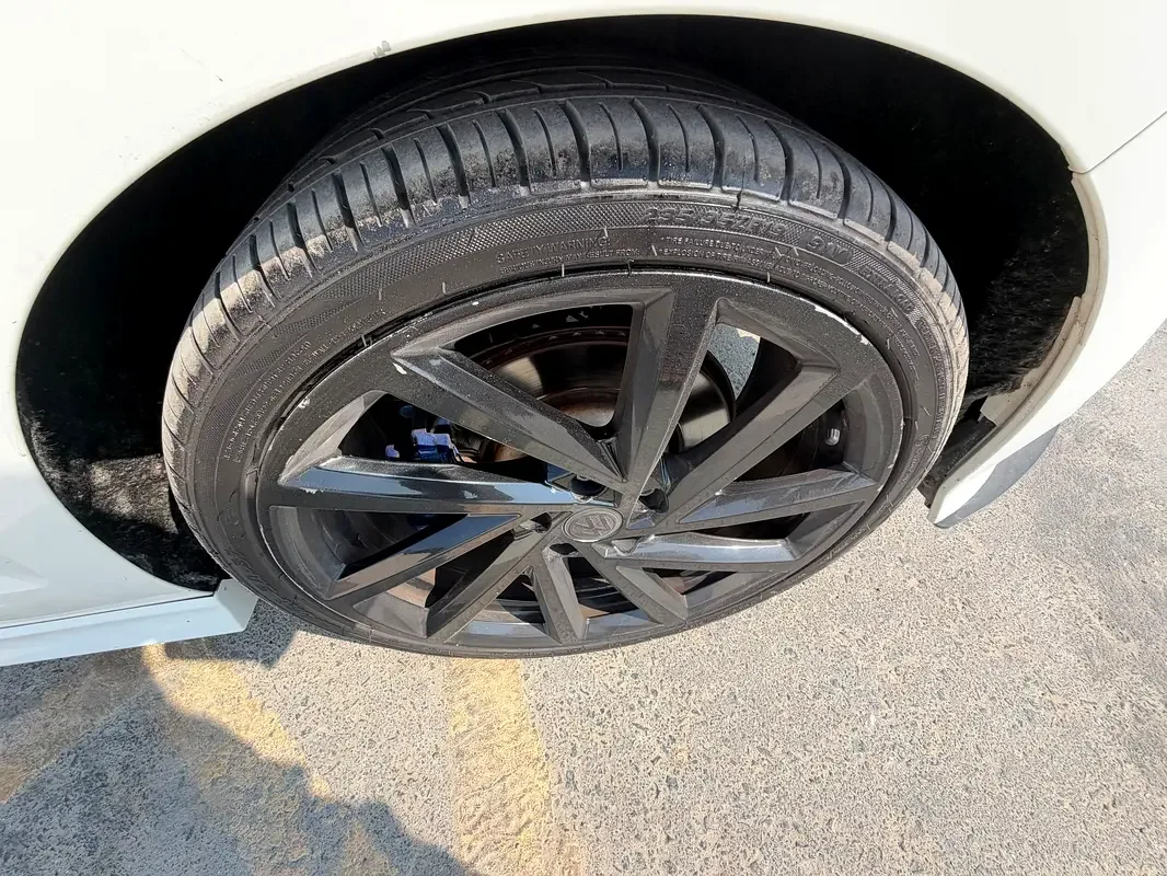 Volkswagen Golf R 2.0 AMT 4WD (333 hp) - 14