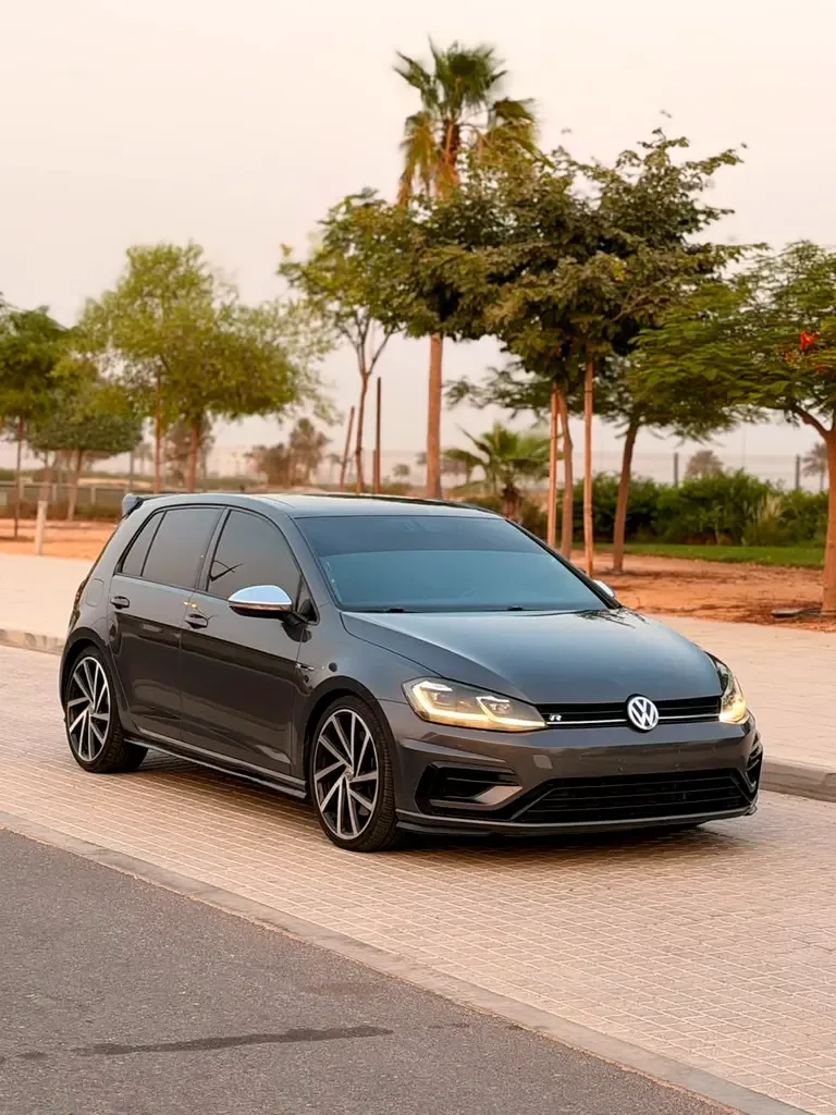 Volkswagen Golf R 2.0 AMT 4WD (333 حصان) - 2