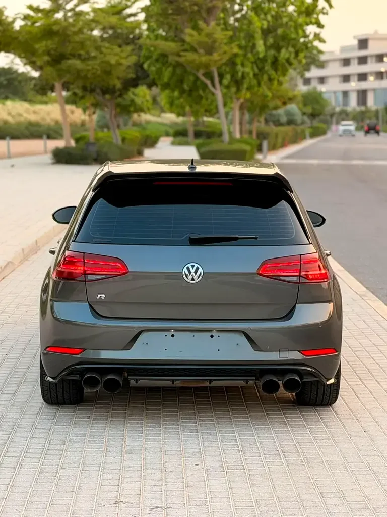 Volkswagen Golf R 2.0 AMT 4WD (333 حصان) - 5
