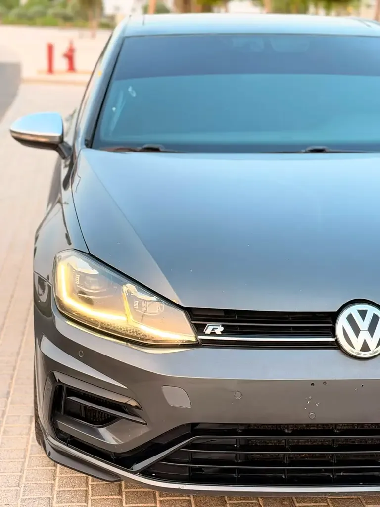 Volkswagen Golf R 2.0 AMT 4WD (333 حصان) - 6