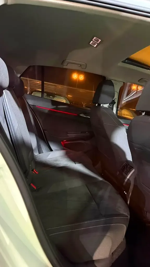 Volkswagen Golf R 2.0 AMT AWD (333 hp) - 10