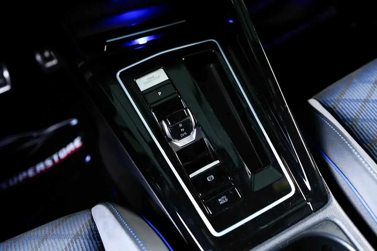 Volkswagen Golf R 2.0 AMT AWD (333 hp) - 14
