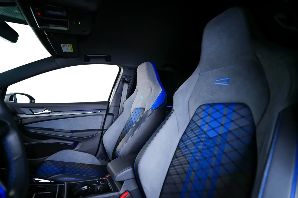 Volkswagen Golf R 2.0 AMT AWD (333 hp) - 17
