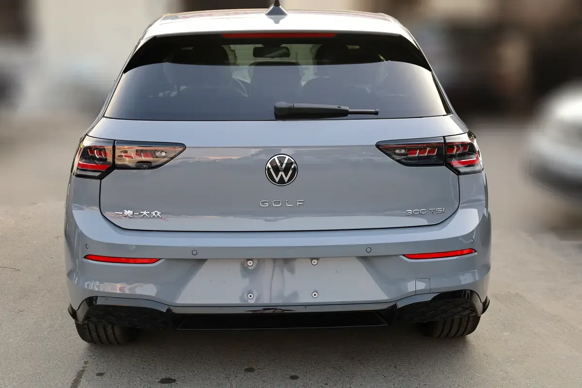 Volkswagen Golf R 2.0 AMT AWD (333 حصان) - 4
