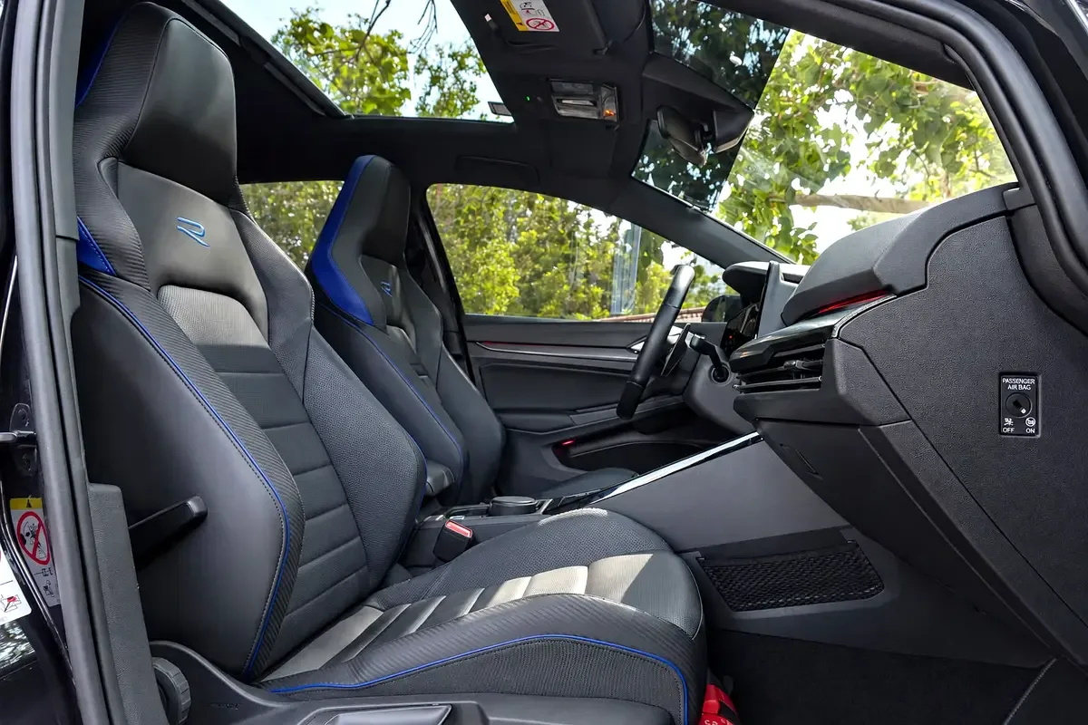 Volkswagen Golf R 2.0 AMT AWD (333 hp) - 9