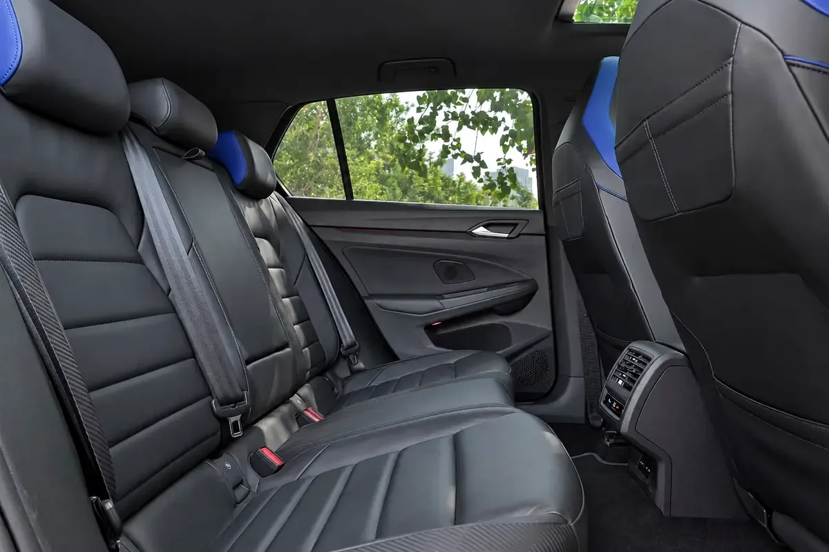 Volkswagen Golf R 2.0 AMT AWD (333 hp) - 10
