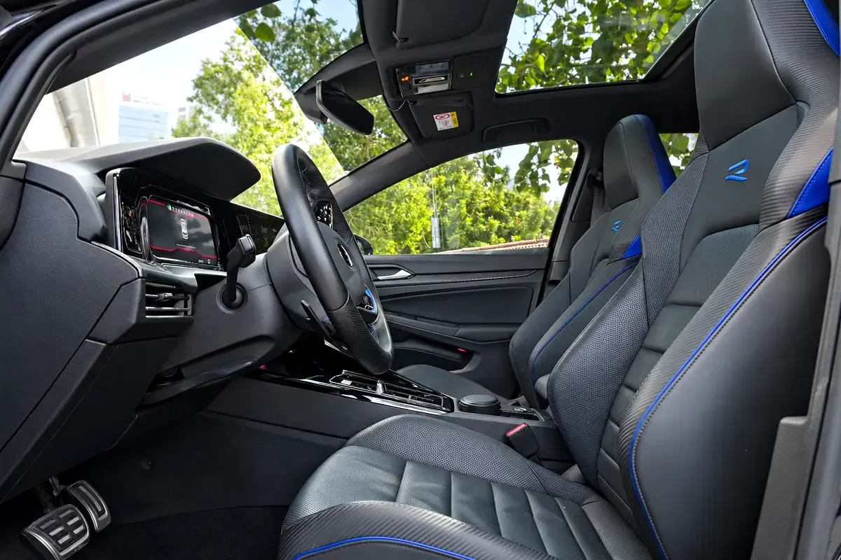 Volkswagen Golf R 2.0 AMT AWD (333 hp) - 13
