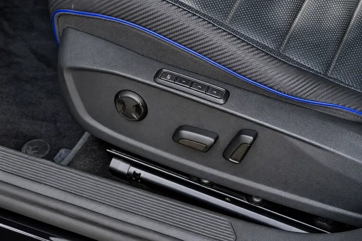 Volkswagen Golf R 2.0 AMT AWD (333 hp) - 12