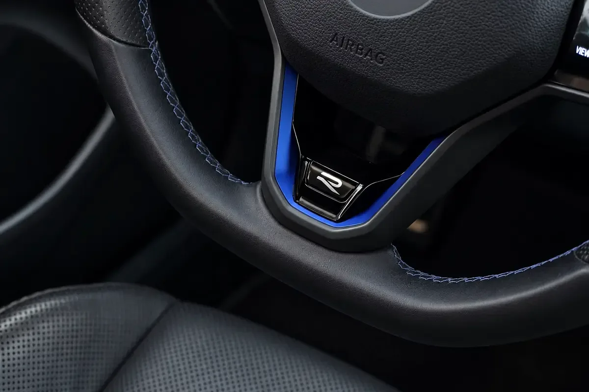 Volkswagen Golf R 2.0 AMT AWD (333 hp) - 17