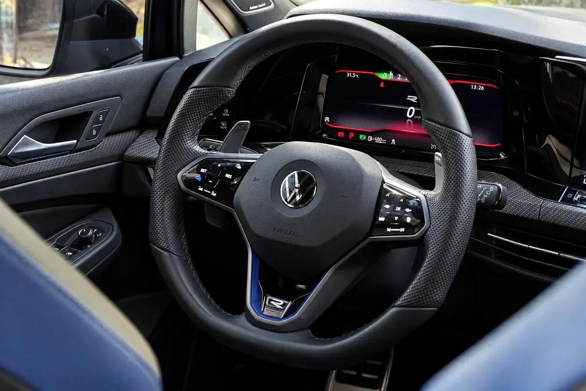 Volkswagen Golf R 2.0 AMT AWD (333 hp) - 19
