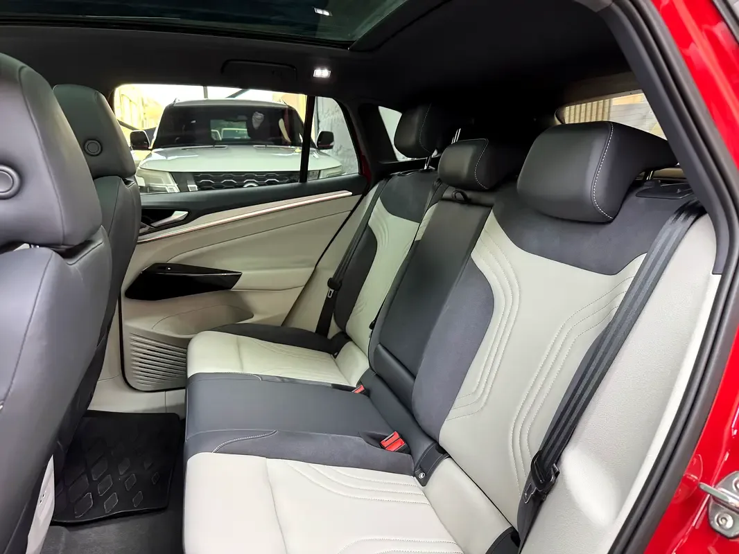 Volkswagen ID.4 AT (149 حصان) - 14