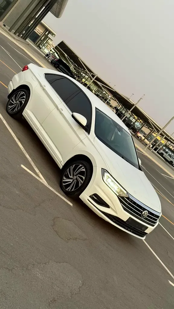 Volkswagen Jetta 1.5 AT (158 hp)