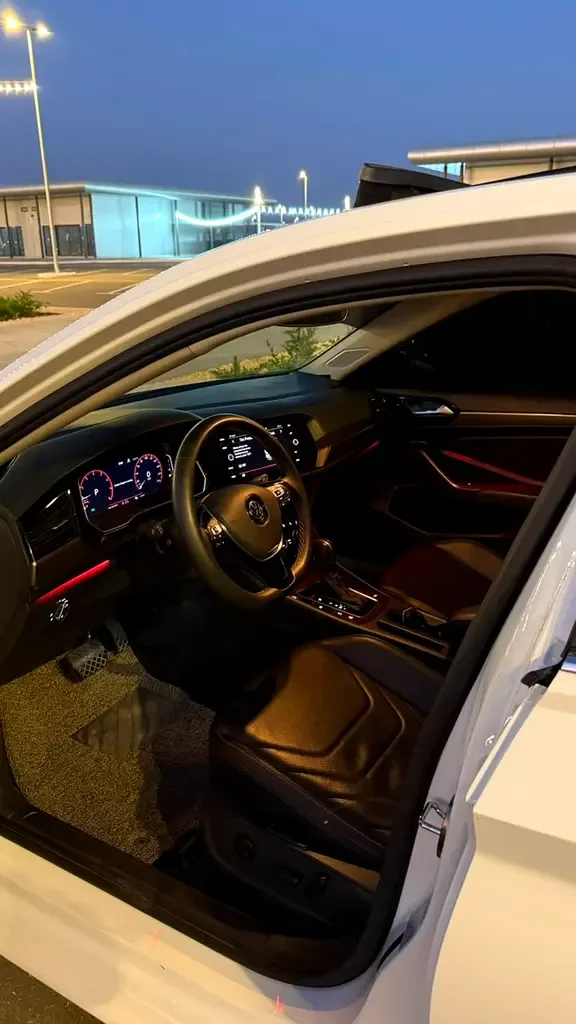 Volkswagen Jetta 1.5 AT (158 حصان) - 2