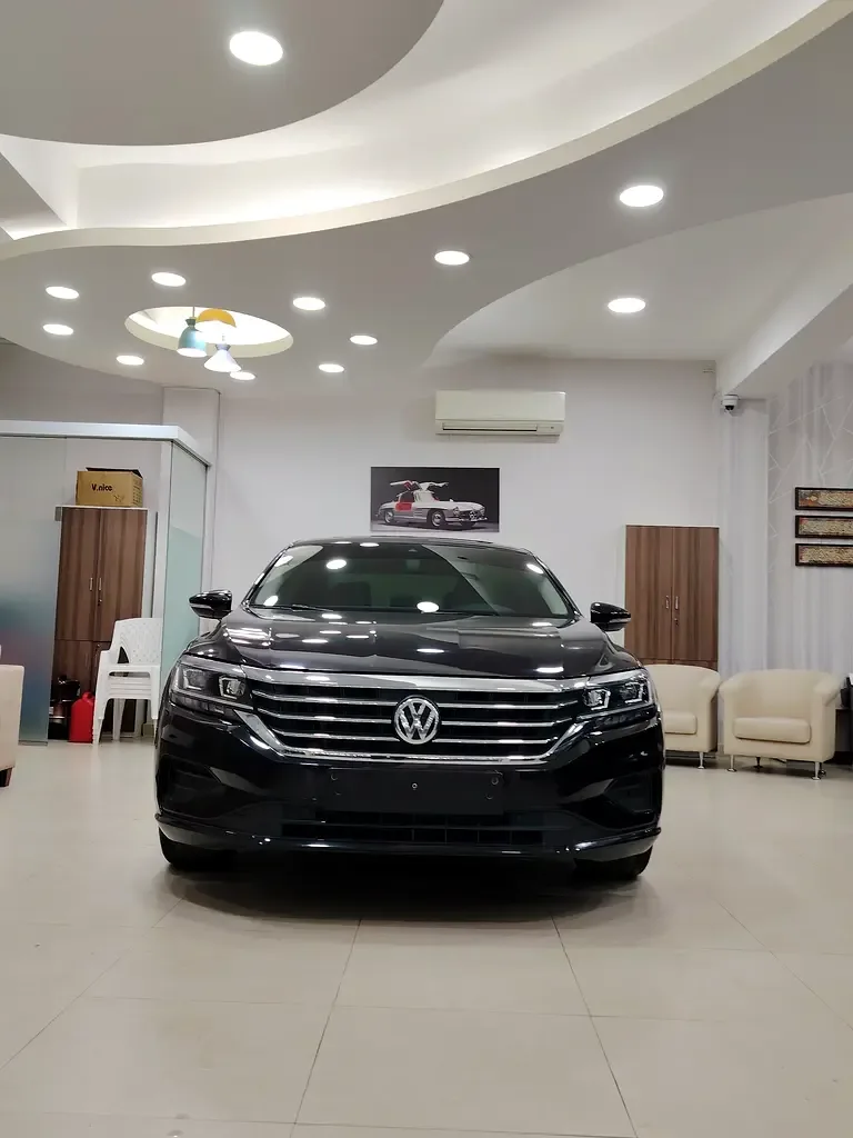 Volkswagen Passat 2.0 AMT (190 حصان) - 2