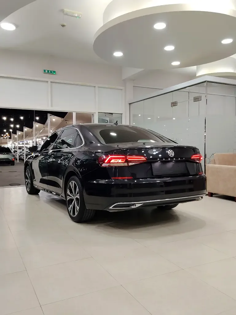 Volkswagen Passat 2.0 AMT (190 حصان) - 4