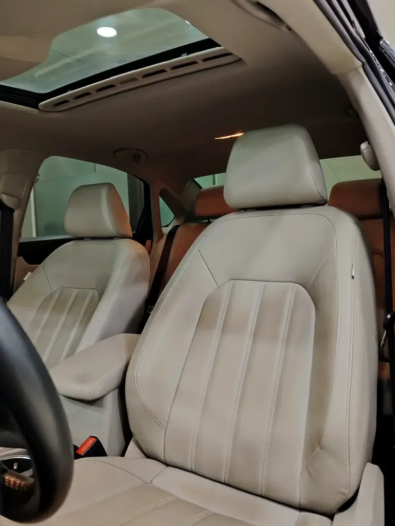 Volkswagen Passat 2.0 AMT (190 حصان) - 9