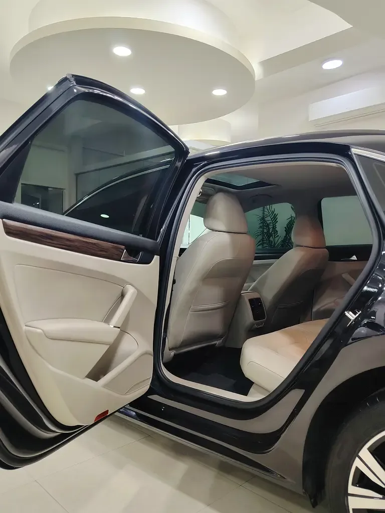 Volkswagen Passat 2.0 AMT (190 حصان) - 10