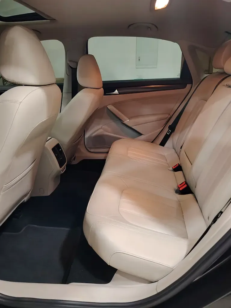 Volkswagen Passat 2.0 AMT (190 حصان) - 11