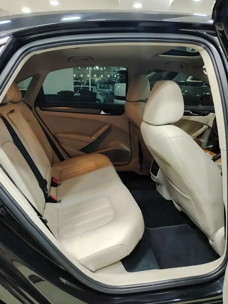 Volkswagen Passat 2.0 AMT (190 حصان) - 13
