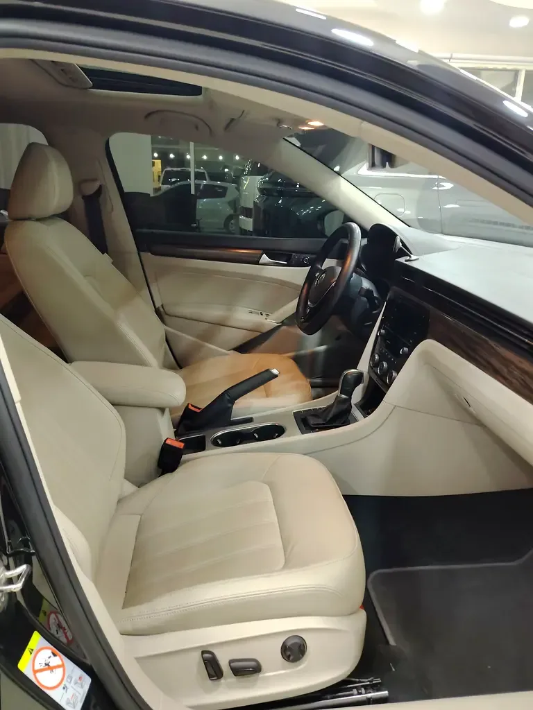 Volkswagen Passat 2.0 AMT (190 حصان) - 15