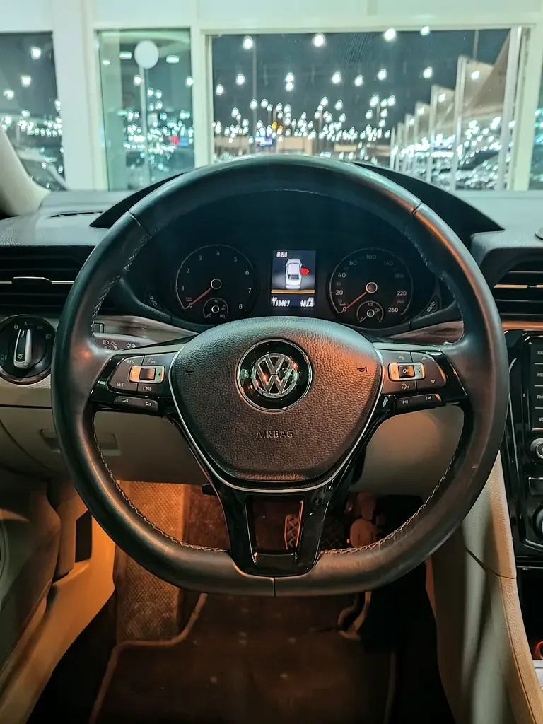 Volkswagen Passat 2.0 AMT (190 حصان) - 17