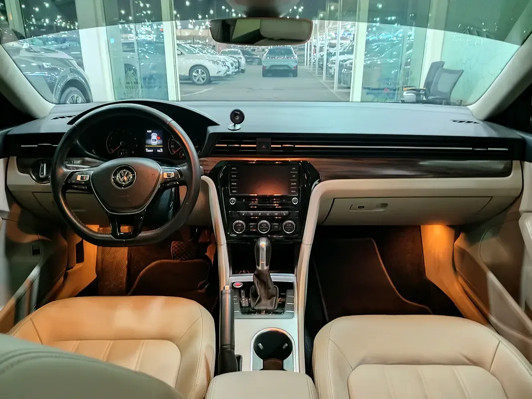 Volkswagen Passat 2.0 AMT (190 حصان) - 16