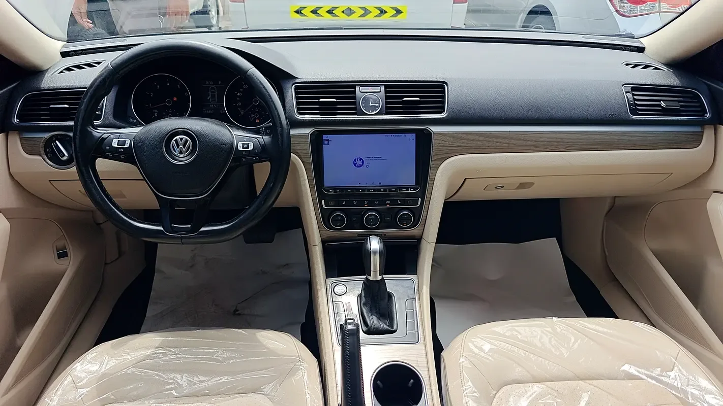 Volkswagen Passat 2.0 FSI DSG (200 hp) MT - 2