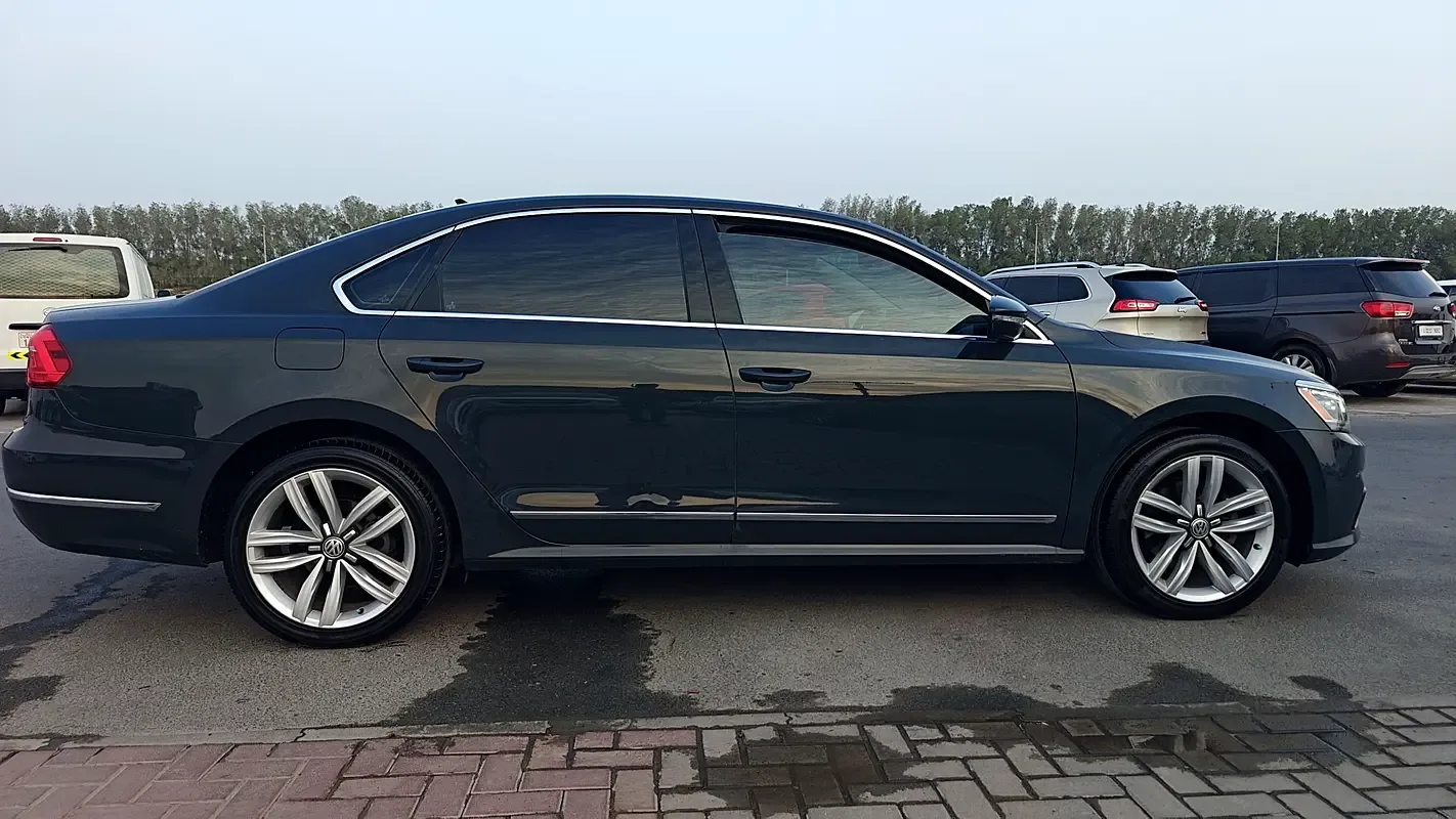 Volkswagen Passat 2.0 FSI DSG (200 hp) MT - 3