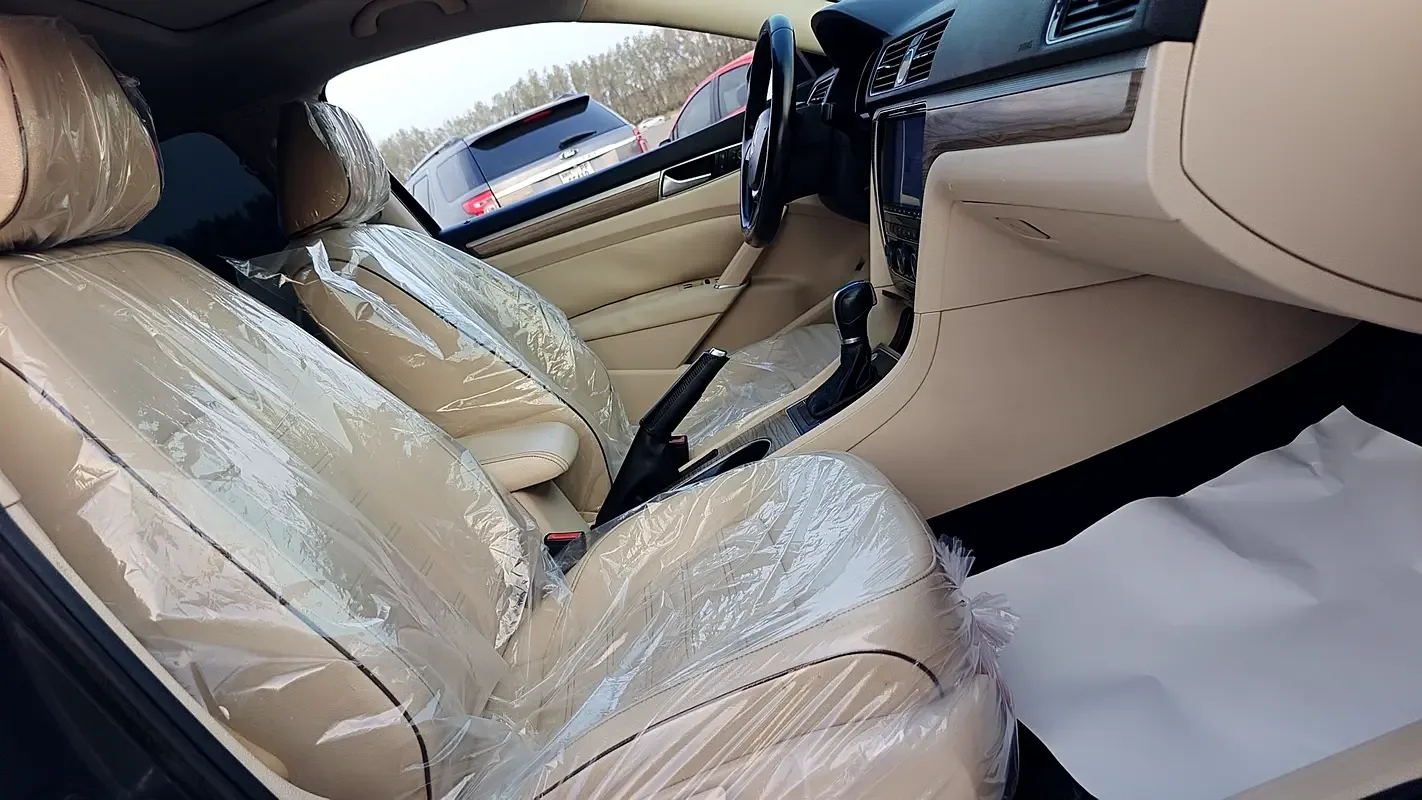 Volkswagen Passat 2.0 FSI DSG (200 hp) MT - 11