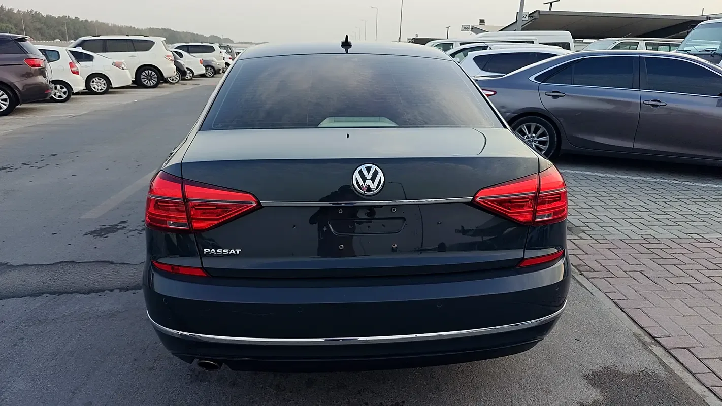 Volkswagen Passat 2.0 FSI DSG (200 hp) MT - 9