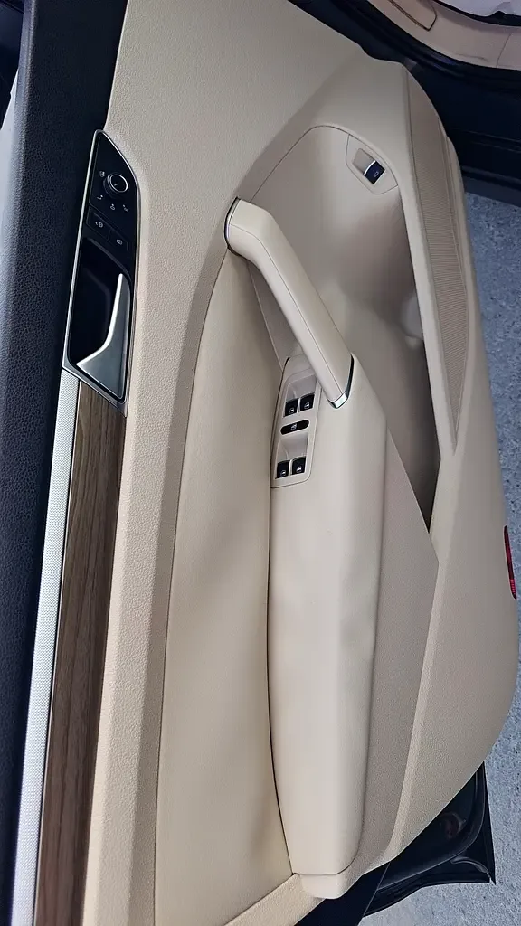Volkswagen Passat 2.0 FSI DSG (200 hp) MT - 14