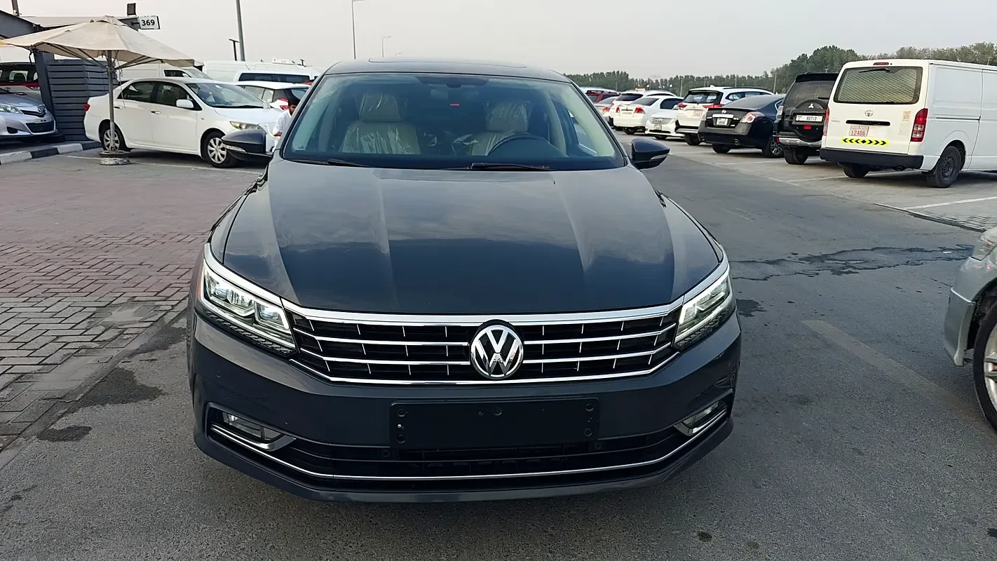 Volkswagen Passat 2.0 FSI DSG (200 hp) MT - 12