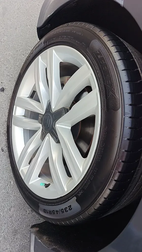 Volkswagen Passat 2.0 FSI DSG (200 hp) MT - 18