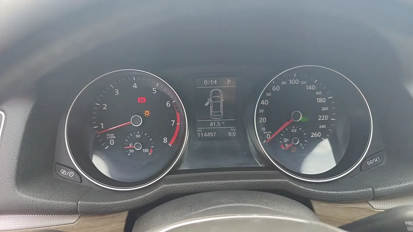 Volkswagen Passat 2.0 FSI DSG (200 hp) MT - 19