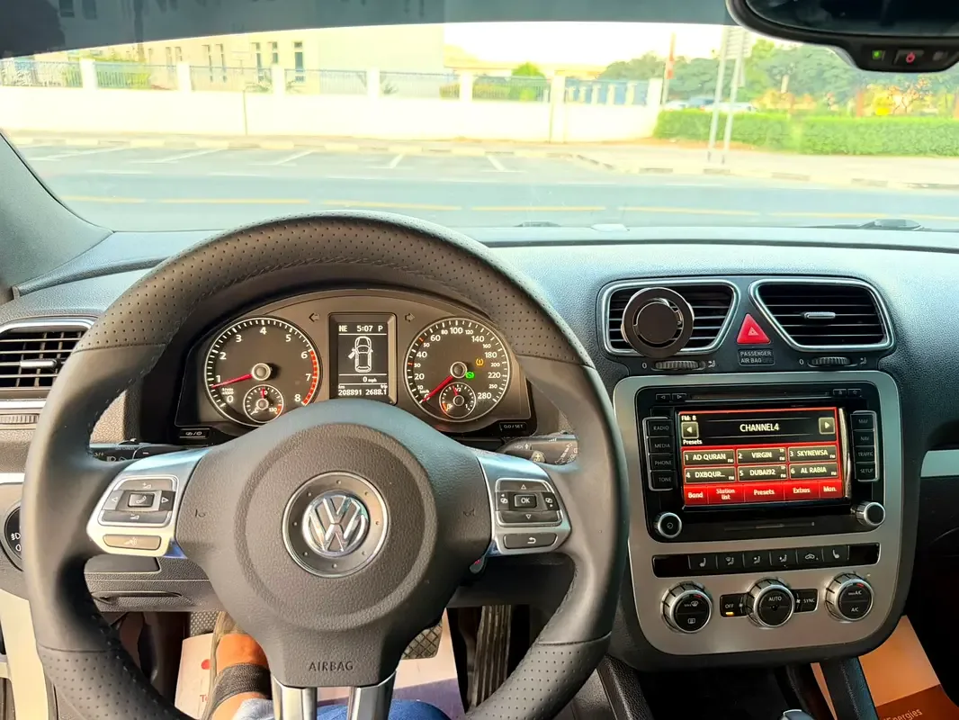 Volkswagen Scirocco 2.0 AMT (265 hp) - 12